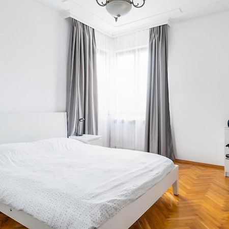 Vitosha Str 2Bd White & Blue Apt By Flat Mаnager Sofya Dış mekan fotoğraf
