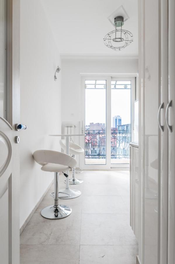 Vitosha Str 2Bd White & Blue Apt By Flat Mаnager Sofya Dış mekan fotoğraf