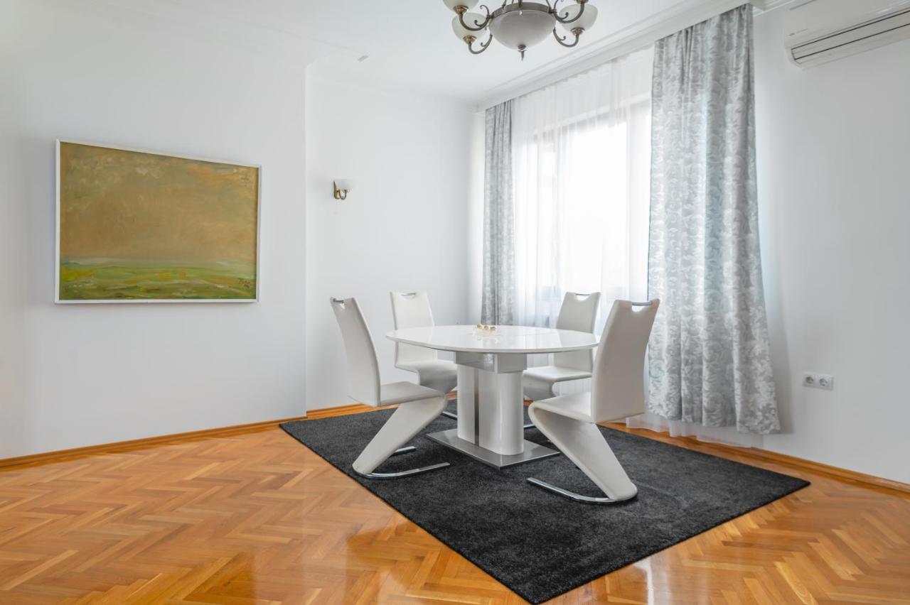 Vitosha Str 2Bd White & Blue Apt By Flat Mаnager Sofya Dış mekan fotoğraf