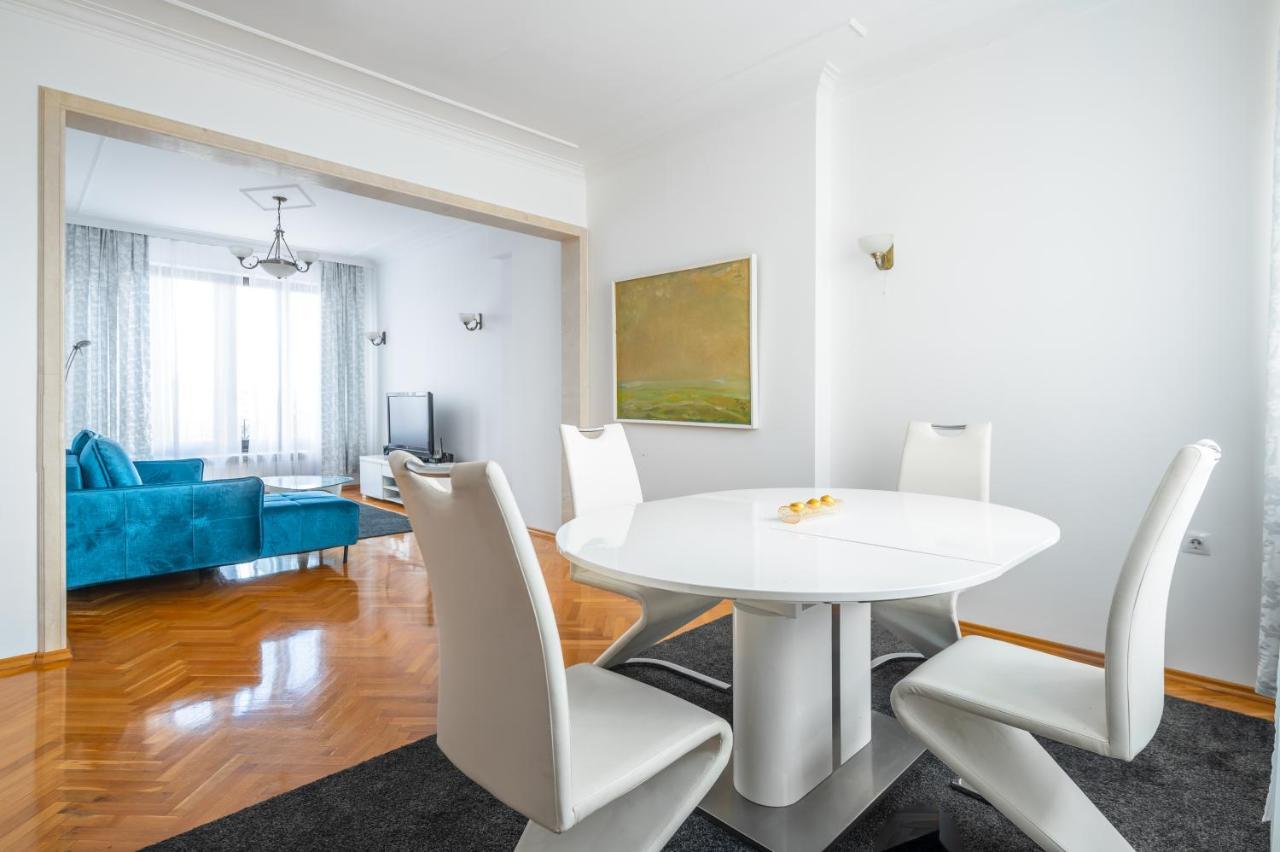Vitosha Str 2Bd White & Blue Apt By Flat Mаnager Sofya Dış mekan fotoğraf