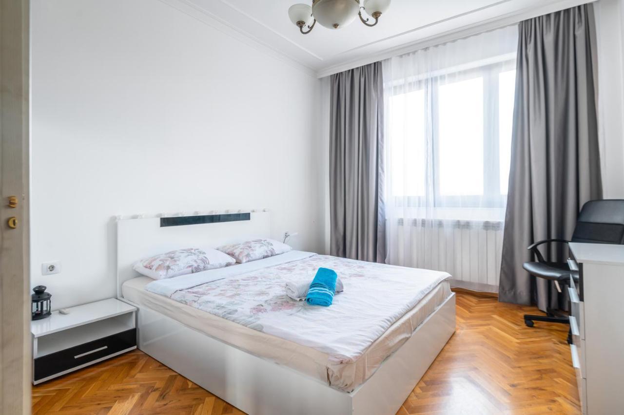 Vitosha Str 2Bd White & Blue Apt By Flat Mаnager Sofya Dış mekan fotoğraf
